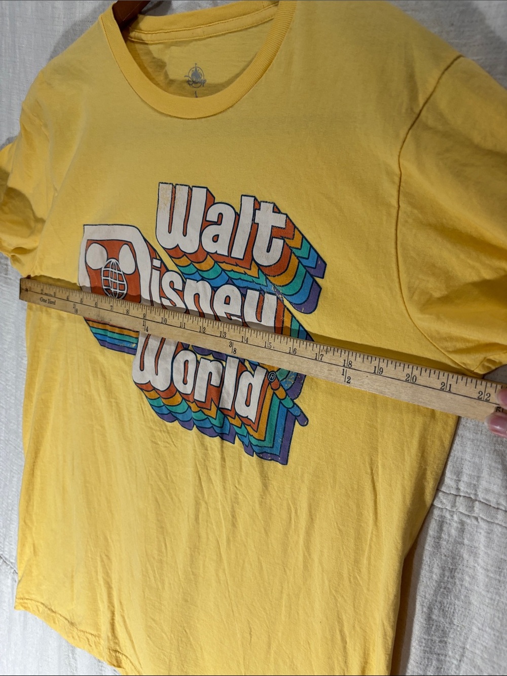 VTG Style Walt Disney World Rainbow Graphic Tee Yellow Mens Large 100% Cotton - Picture 3 of 5